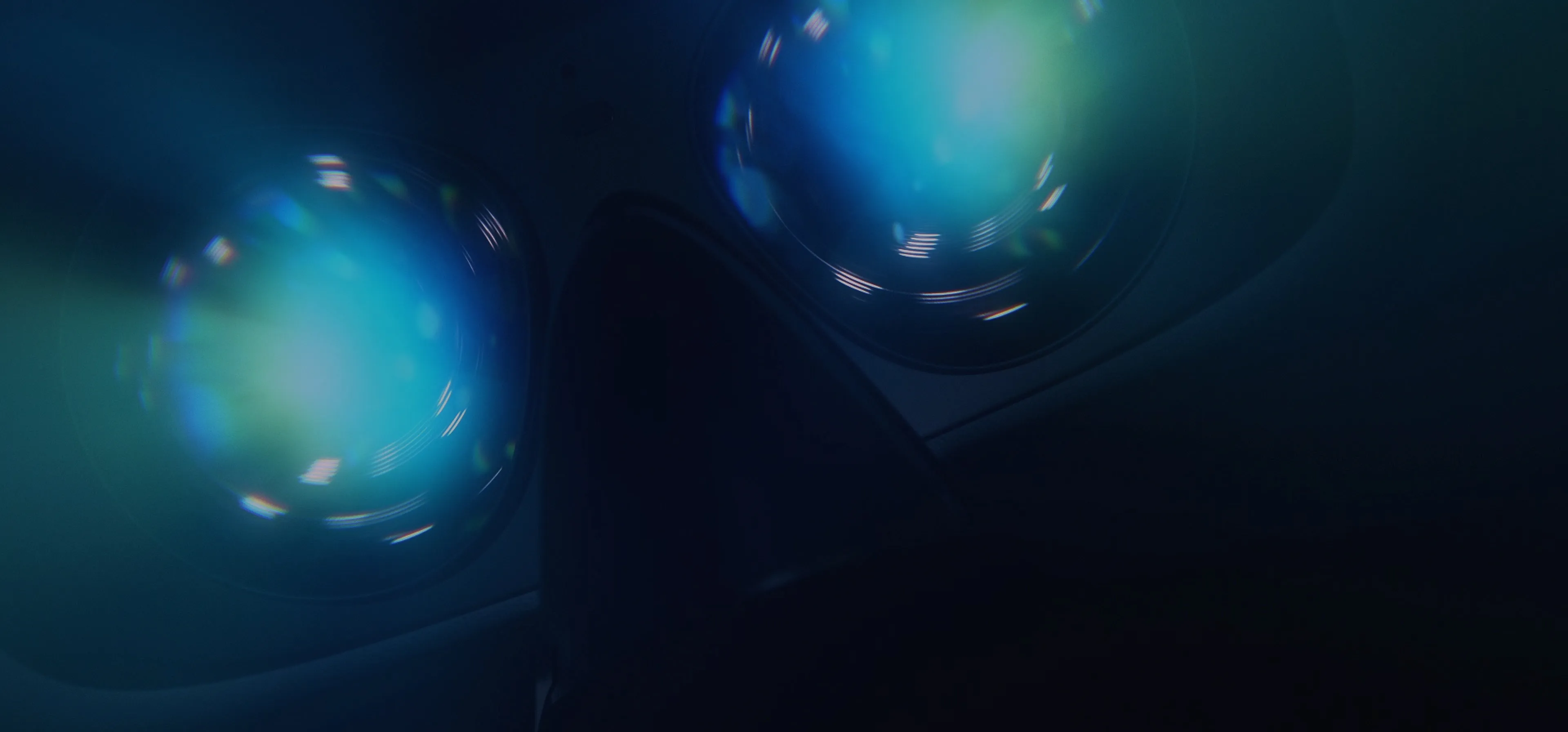 Glowing Oculus Quest lenses